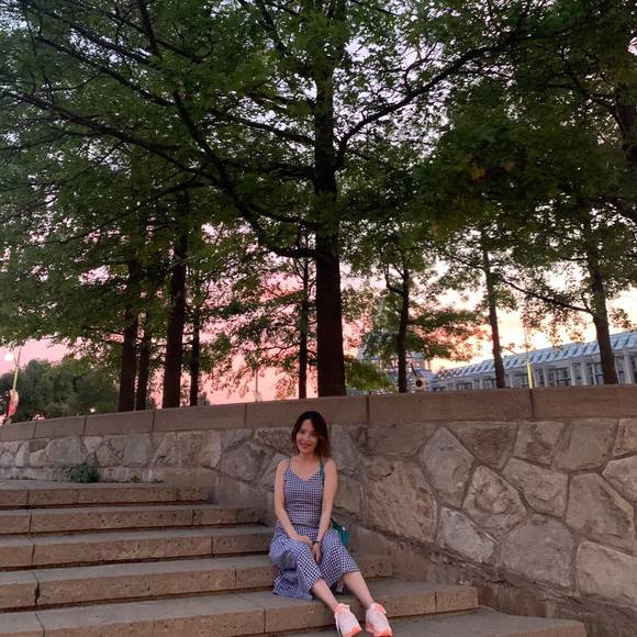 Meet your Posher, Elisa - Picture 1 of 1